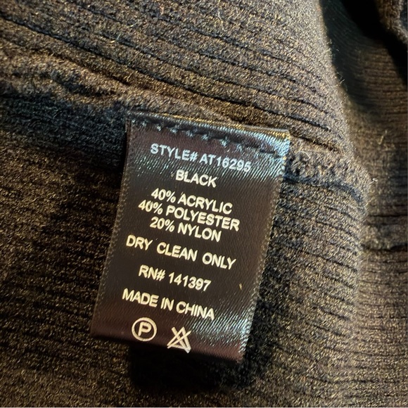 NWT ASTR The Label ‘Hi Slit Ribbed Turtleneck Sweater’ in Black Size Large - Picture 16 of 16